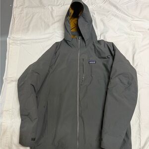 Patagonia Men's 3-in-1 Winter Jacket in Dark Gray